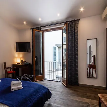 לינה וארוחת בוקר Medici Soderini 4*